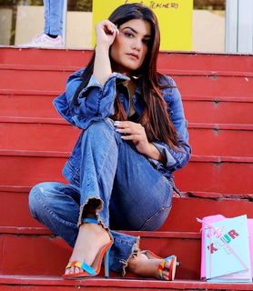 Kaur. B. feet photo 14
