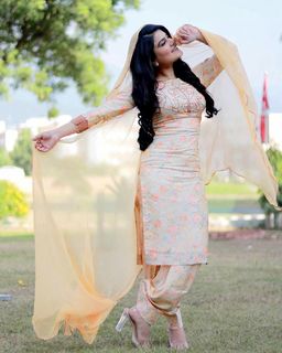 Kaur. B. feet photo 12