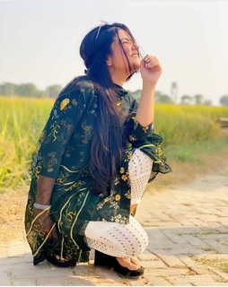 Kaur. B. feet photo 6