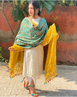 Kaur. B. feet photo 4