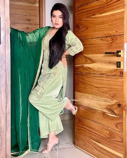 Kaur. B. feet photo 10