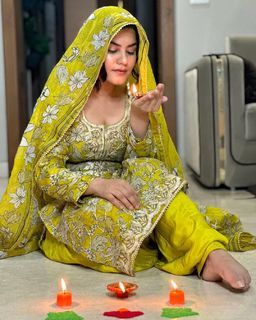 Kaur. B. feet photo 19