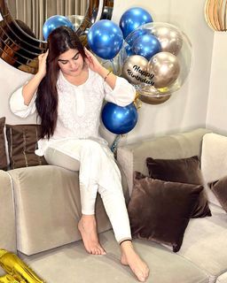 Kaur. B. feet photo 12