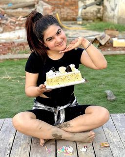 Kaur. B. feet photo 11
