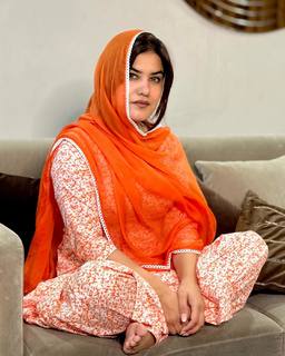 Kaur. B. feet photo 9