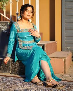 Kaur. B. feet photo 8