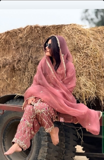 Kaur. B. feet photo 4