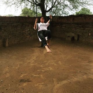 Kavita Kaushik feet photo 12
