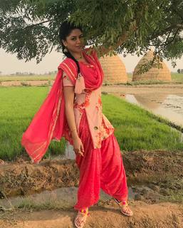 Kavita Kaushik feet photo 2