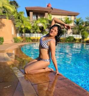Kavita Kaushik feet photo 6