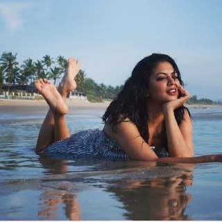 Kavita Kaushik feet photo 18