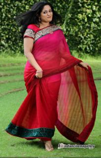 Kavya Madhavan feet photo thumbnail