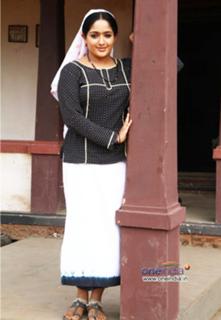 Kavya Madhavan feet photo thumbnail