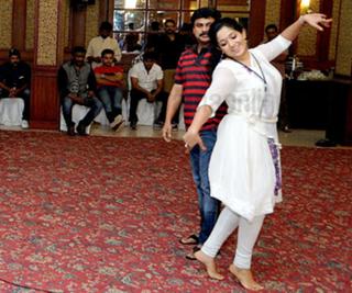 Kavya Madhavan feet photo thumbnail