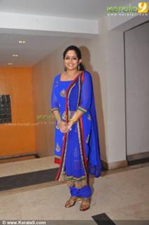 Kavya Madhavan feet photo thumbnail