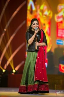 Kavya Madhavan feet photo thumbnail
