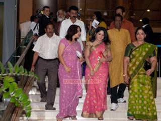 Kavya Madhavan feet photo thumbnail