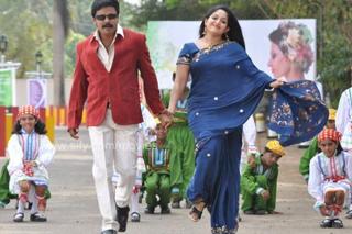 Kavya Madhavan feet photo thumbnail