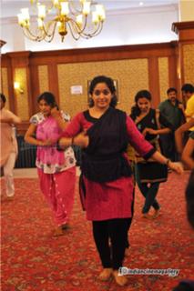 Kavya Madhavan feet photo thumbnail