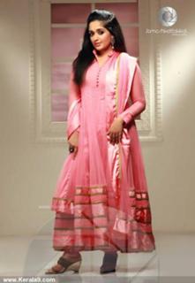 Kavya Madhavan feet photo thumbnail