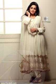 Kavya Madhavan feet photo thumbnail