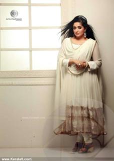 Kavya Madhavan feet photo thumbnail