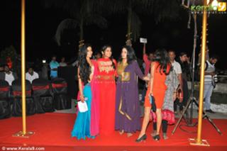 Kavya Madhavan feet photo thumbnail