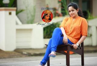 Kavya Madhavan feet photo thumbnail
