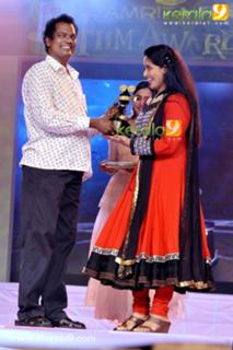 Kavya Madhavan feet photo thumbnail