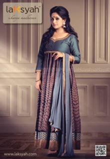 Kavya Madhavan feet photo thumbnail