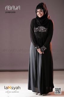 Kavya Madhavan feet photo thumbnail