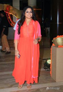 Kavya Madhavan feet photo thumbnail