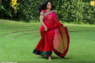 Kavya Madhavan feet photo thumbnail