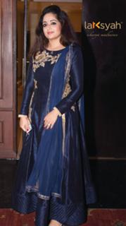 Kavya Madhavan feet photo thumbnail