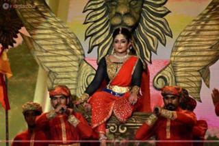 Kavya Madhavan feet photo thumbnail