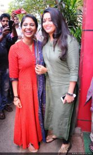 Kavya Madhavan feet photo thumbnail