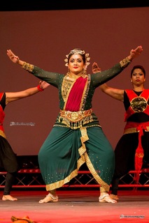 Kavya Madhavan feet photo thumbnail