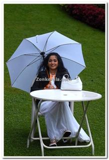 Kavya Madhavan feet photo thumbnail