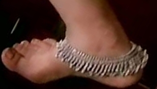 Kavya Madhavan feet photo thumbnail