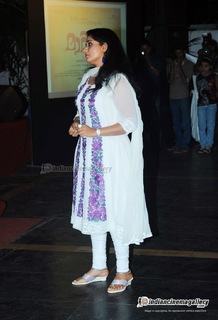 Kavya Madhavan feet photo thumbnail