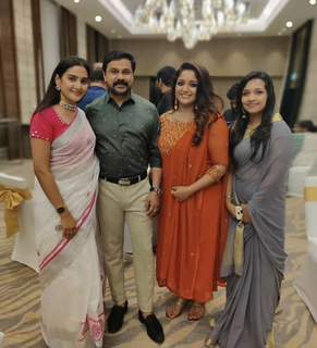 Kavya Madhavan feet photo thumbnail