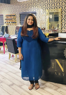 Kavya Madhavan feet photo thumbnail