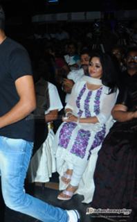 Kavya Madhavan feet photo thumbnail