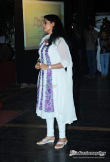Kavya Madhavan feet photo thumbnail