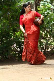 Kavya Madhavan feet photo thumbnail