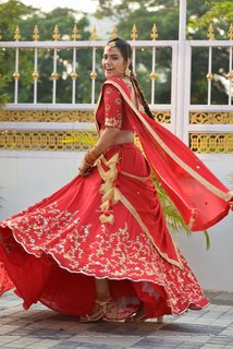 Kavya Thapar feet photo 2