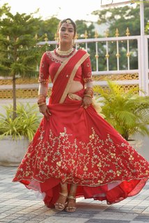 Kavya Thapar feet photo 20
