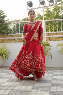 Kavya Thapar feet photo 19