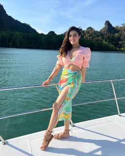Kavya Thapar feet photo 2