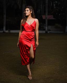 Kavya Thapar feet photo 19